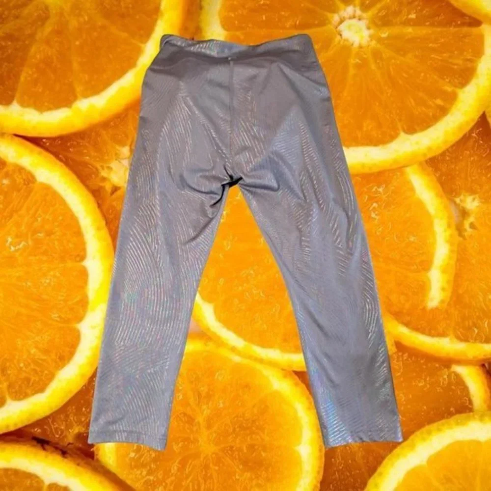 FILA Leggings Gray with‎ Iridescent Lines Size Small